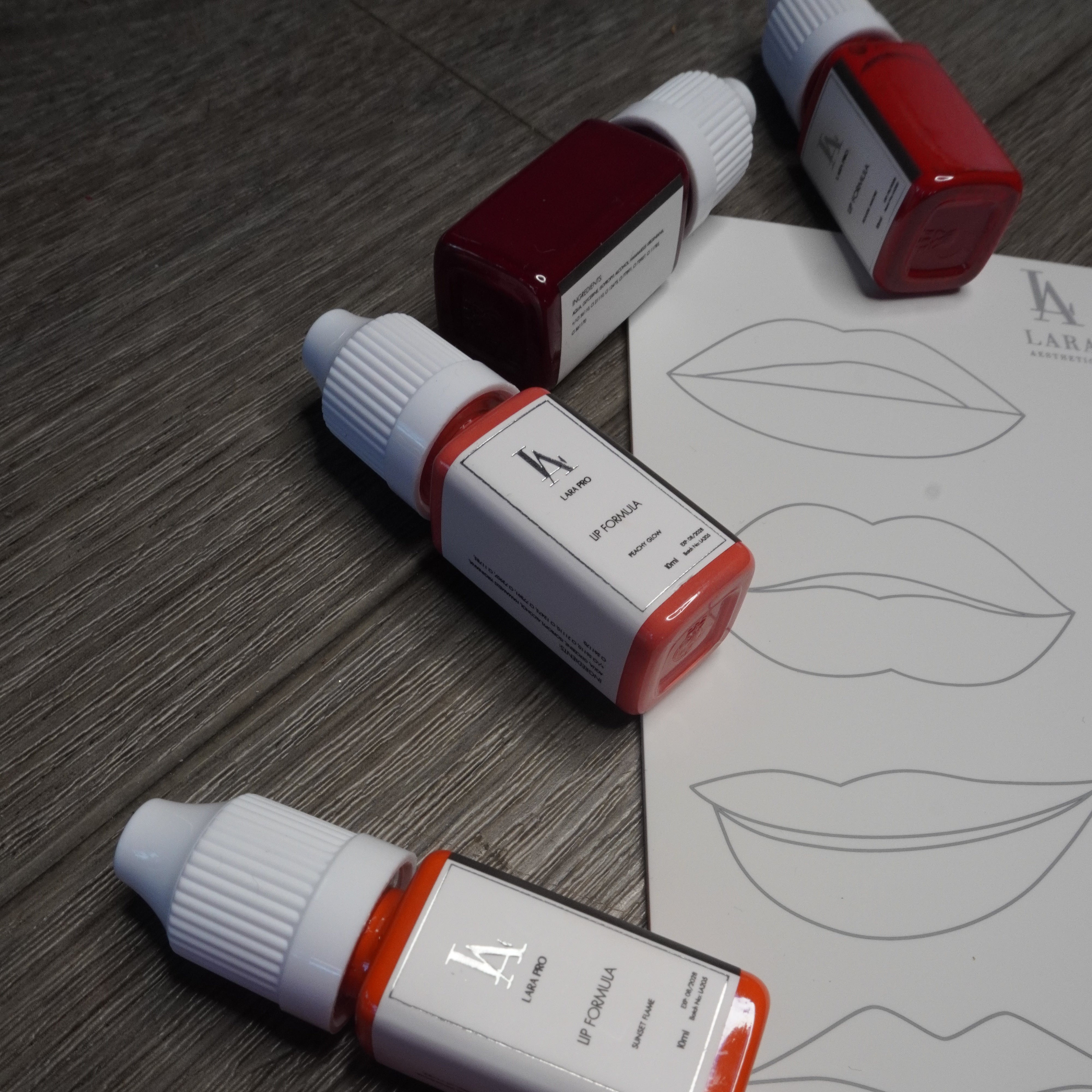 Lara Pro Practice Latex – Lips Edition